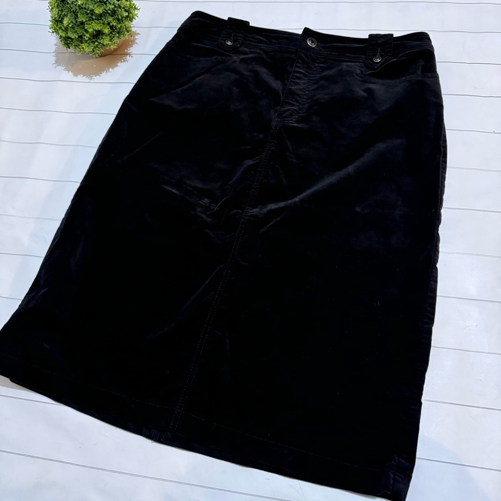 Christopher Banks Black Velvet Corduroy Long Modest Skirt Women’s Size 10‎
